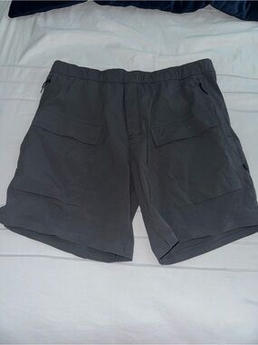 Lululemon lab Utility Shorts size Large